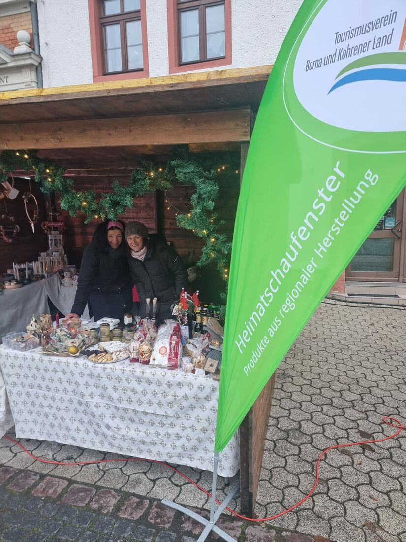 Heimatschaufenster "Borna und Kohrener Land" auf dem Frohburger Weihnachtsmarkt
